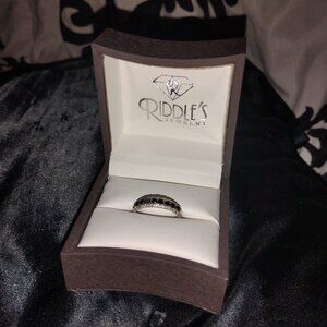 Riddle's diamond ring